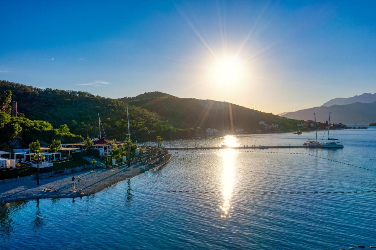Aquata Apartments Tivat Exterior photo